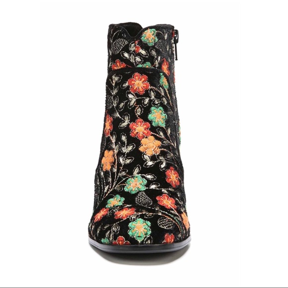 Fergie Tesla Bootie Embroidery Shoes Size 6 New - Picture 5 of 8